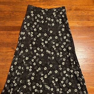 Chic Black Floral Maxi Skirt